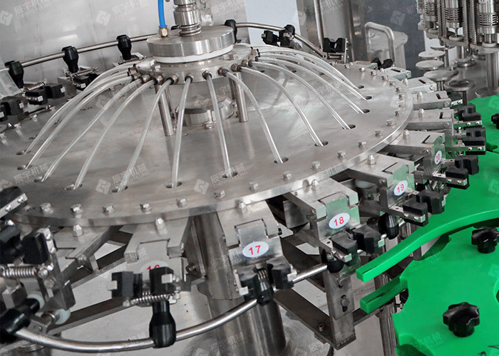 三合一白酒灌装机 三合一白酒灌装机