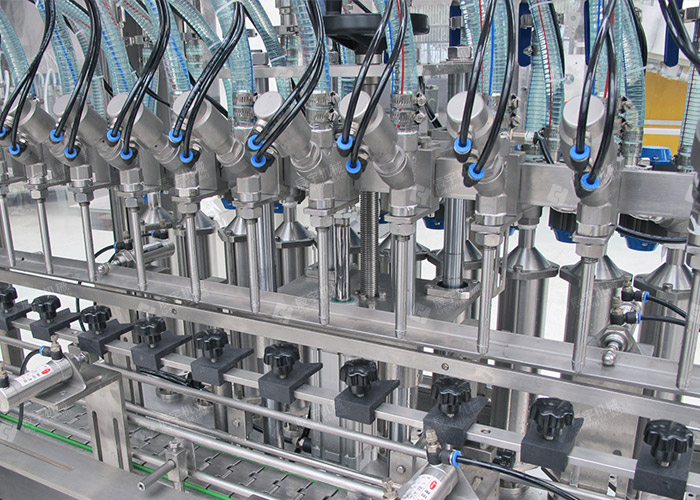 5 食用油直线灌装机